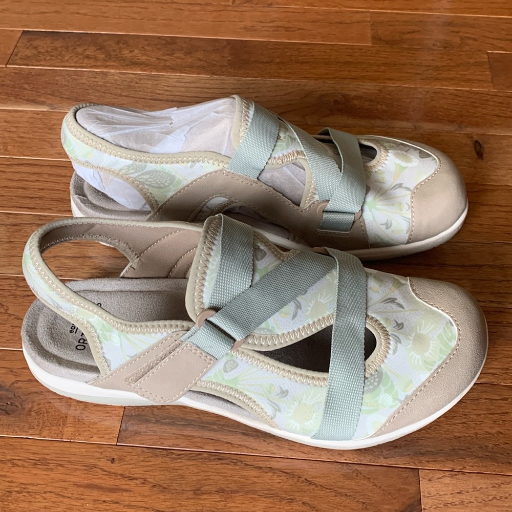 Earth Origins - Stacy Sandal - 10W
